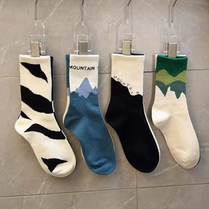 Unisex 4 Pairs Of Unisex Fashionable Pattern Socks