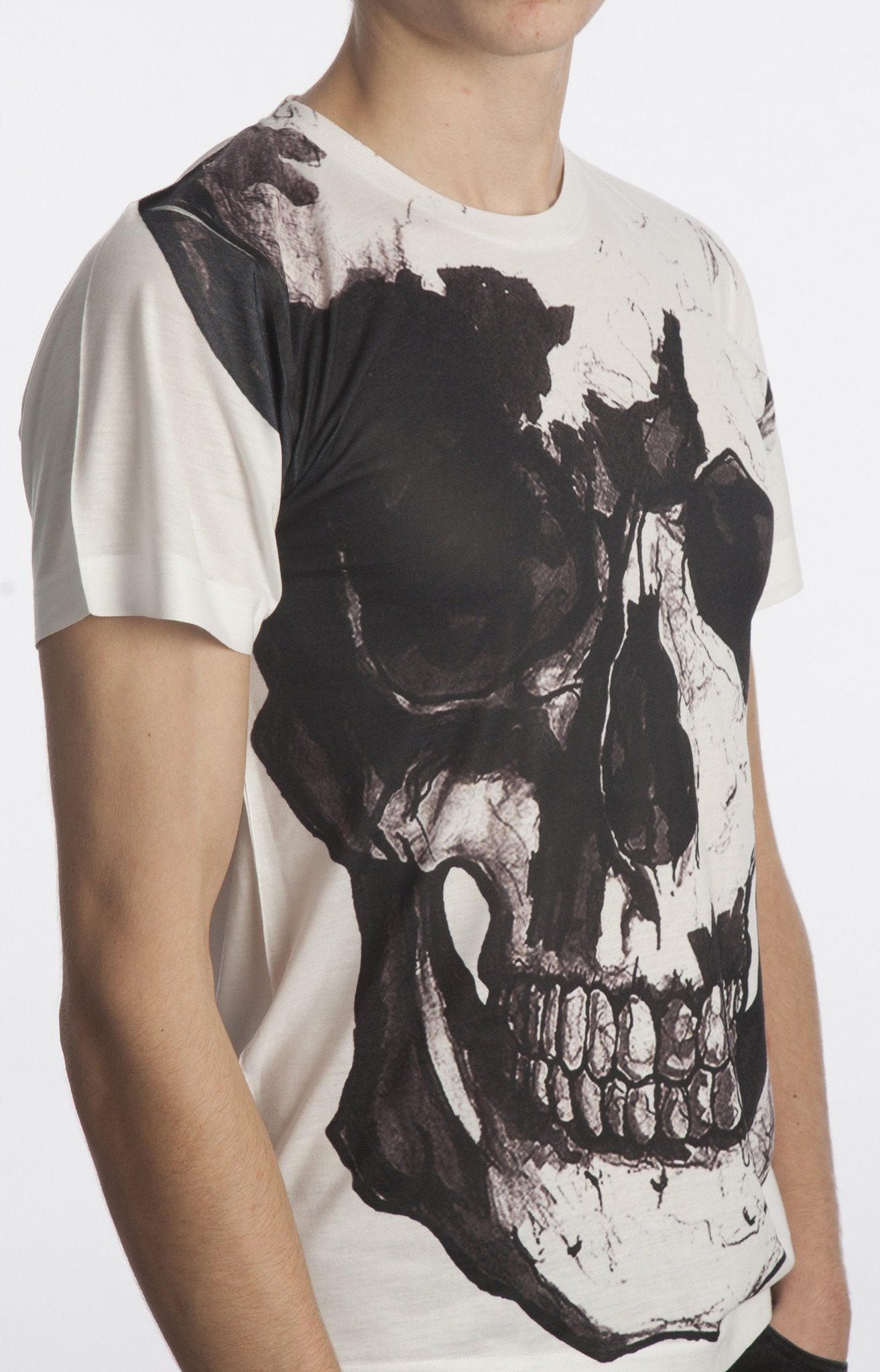 Vintage Treatment White Crew Neck Skull Collar Bone Black Ink Tee